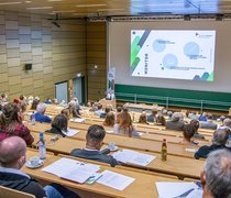 Eröffnung der Konferenz IMPACT für Rhein-Main durch die Hochschulpräsidentin Prof. Dr. Eva Waller. © Lisa Mohr | Hochschule RheinMain